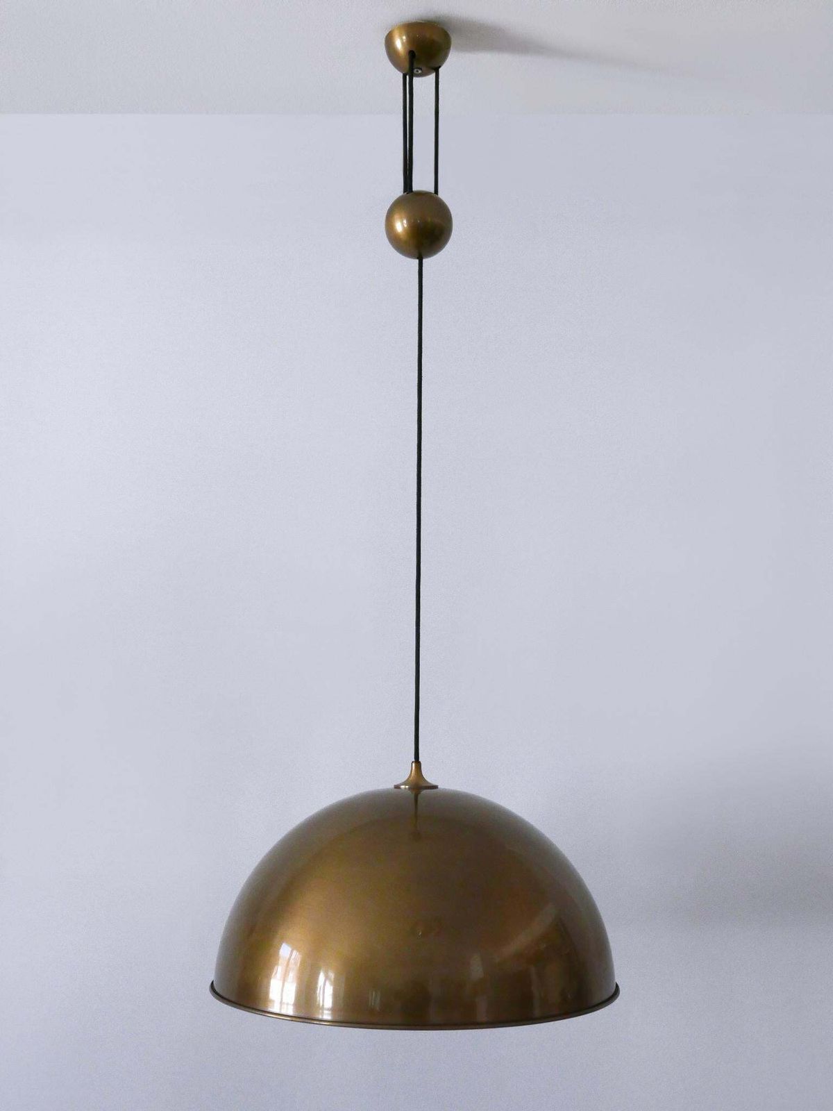 Large & Elegant Mid Century Counterweight Brass Pendant Lamp By Florian Schulz photo vinterior