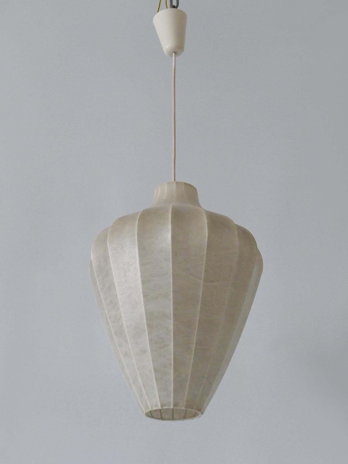 photo vintage Rare Mid Century Modern Cocoon Pendant Lamp Or Hanging Light By Goldkant 1960s
