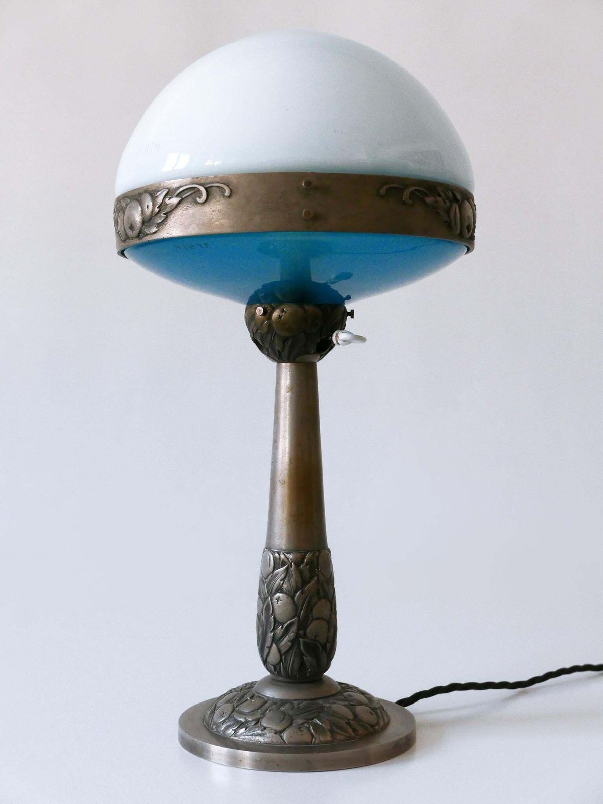 Monumental French Art Deco Table Lamp 'Ilrin' By L. Bosi & Cie. Paris 1930s photo vinterior