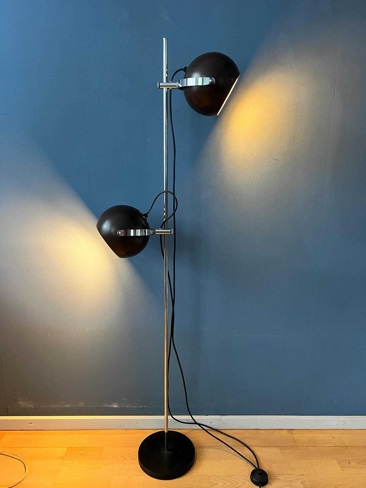 Bruine Mid Century Space Age Eyeball Vloerlamp photo furniture