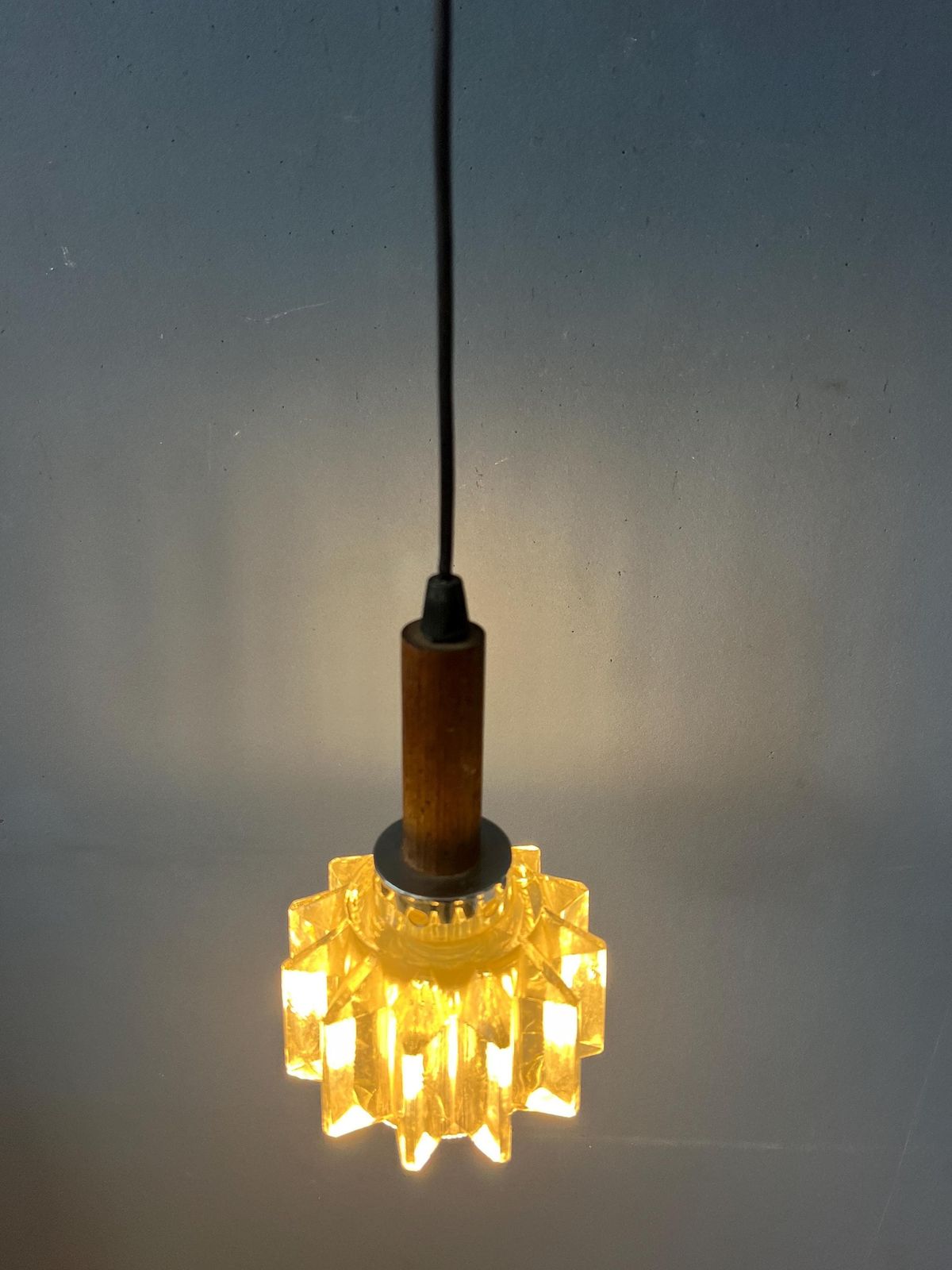 Kleine Mid Century Kristalglazen Hanglamp photo for sale