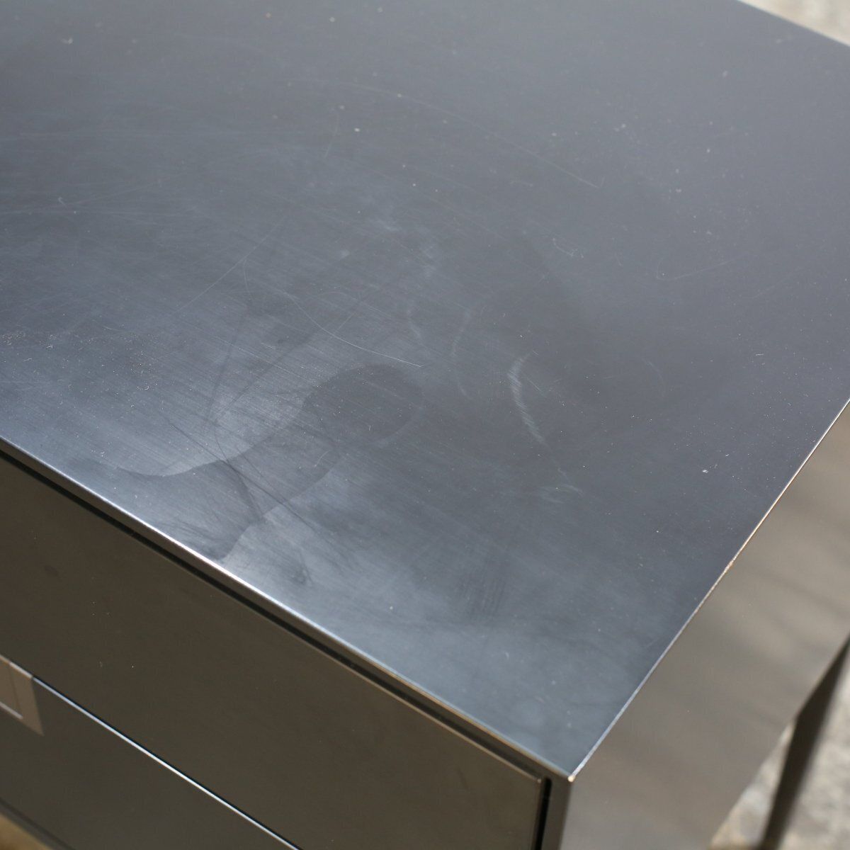 photo vinterior Maxalto Alcor Four Drawer Console Table By Antonio Citterio