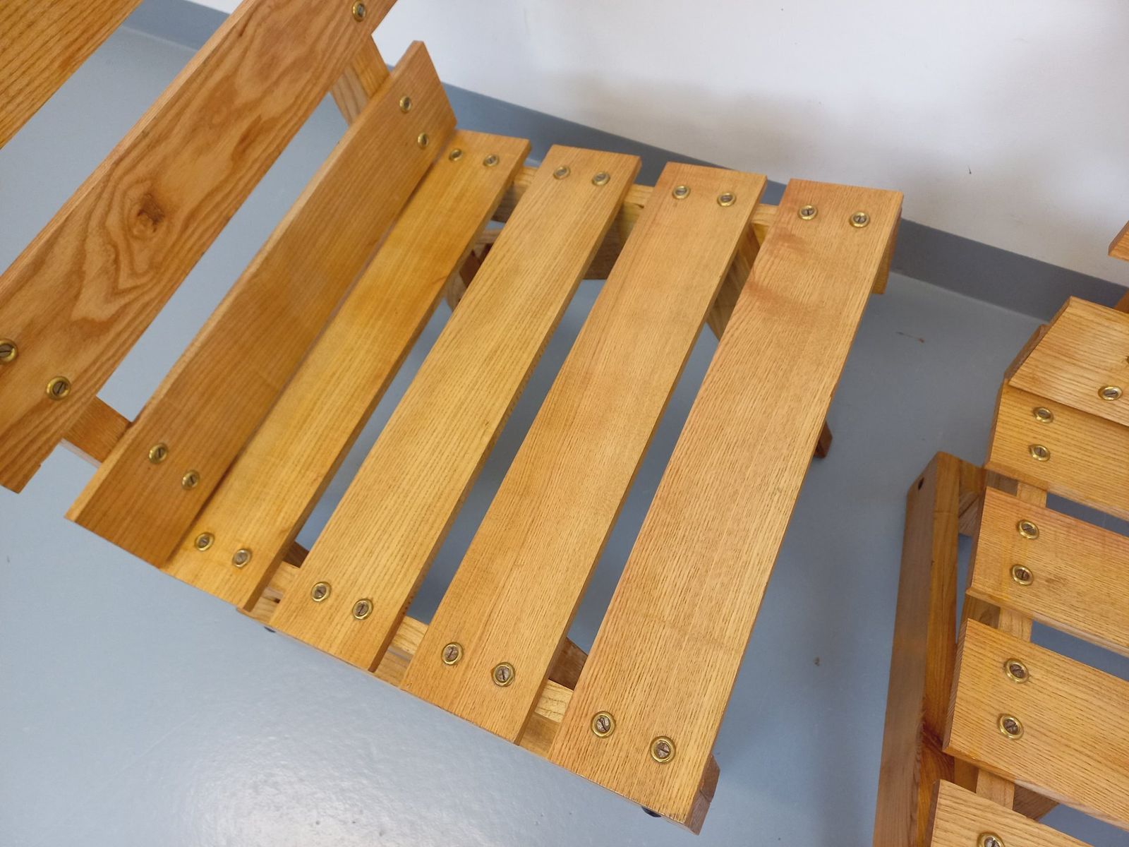 2082.0 2 Brutalist Armchairs With Wooden Slats photo
