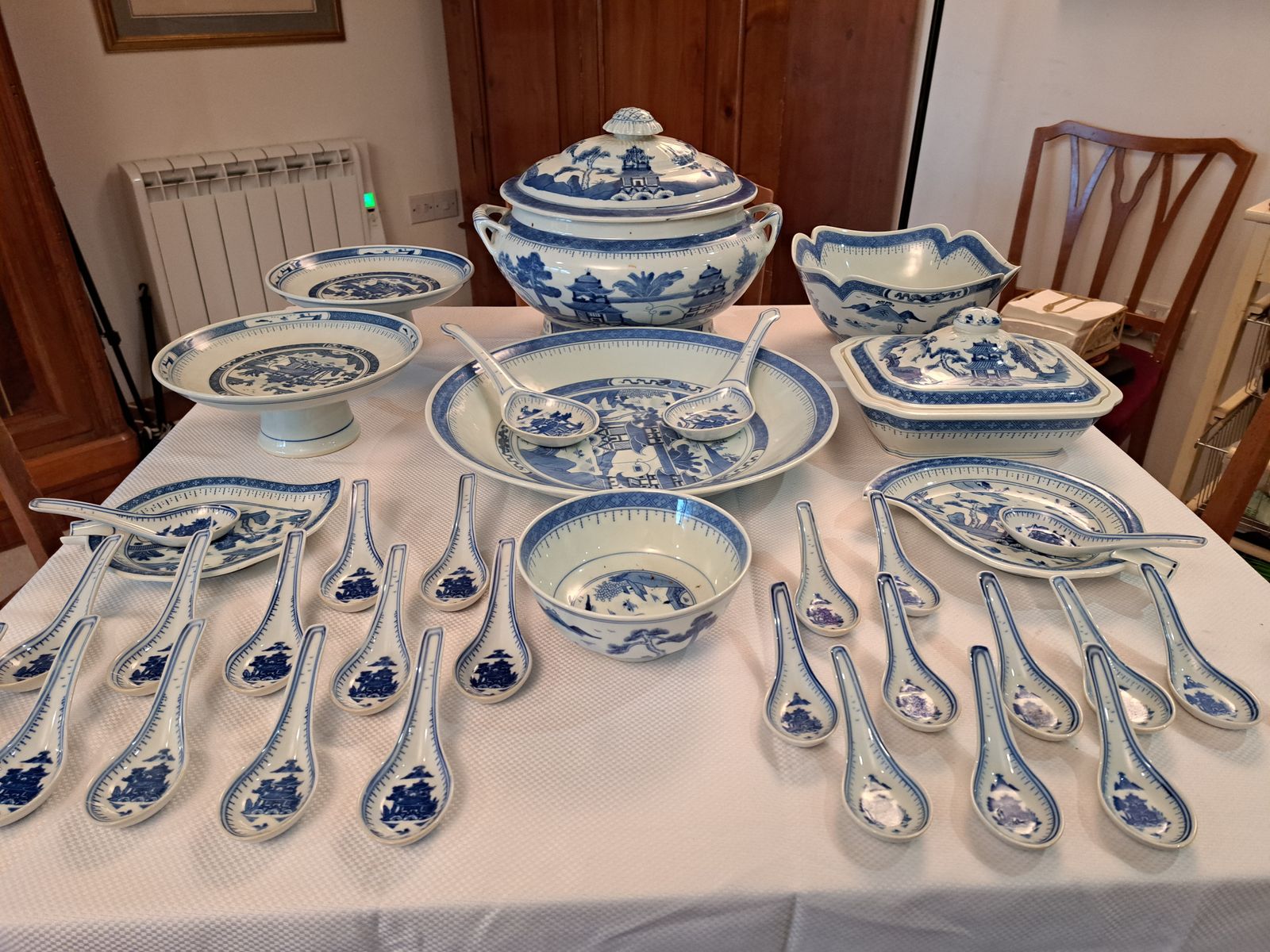 Porcelain China Dinner Serving Set Classic Style Blue On White 37 Pcs 12 Kg