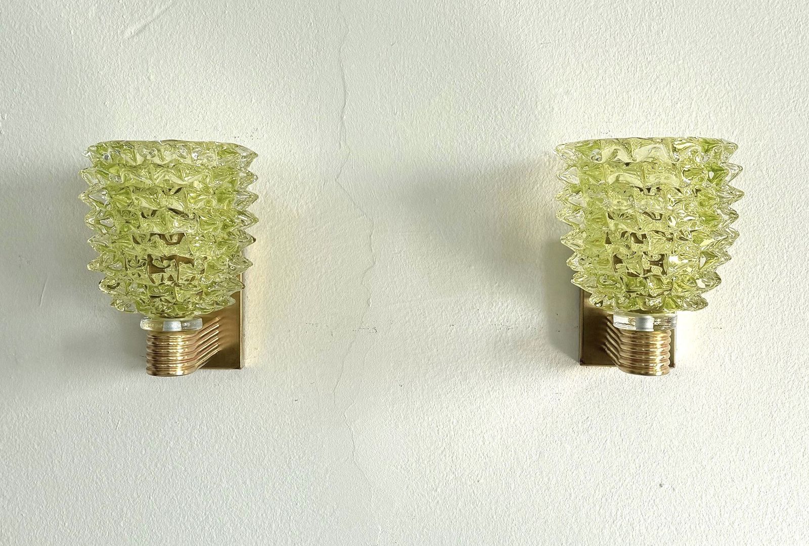 1600.0 Italian Art Deco Brass And Green Rostrato Murano Glass Wall Sconces In Barovier Toso Style photo