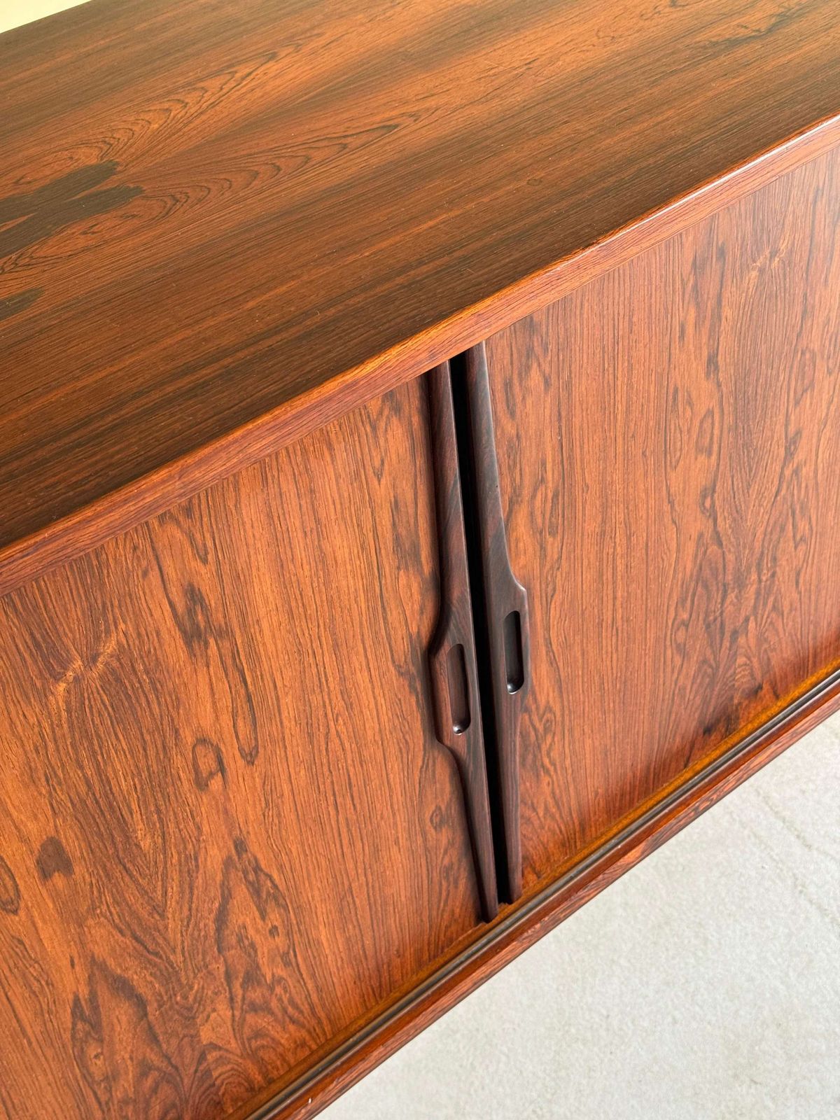 photo for sale Deens Teakhouten Dressoir
