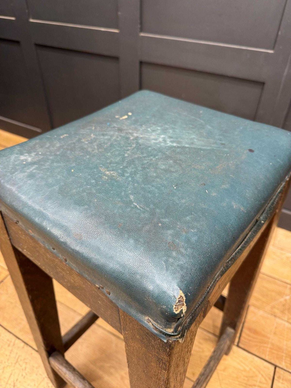 Vintage Railway Stool / Mid Century L.N.E.R Train Station / Stool Seating Seat/Stool/Vibtage Chair /Bar Stool/Classic Bar Seating/Railway photo furniture