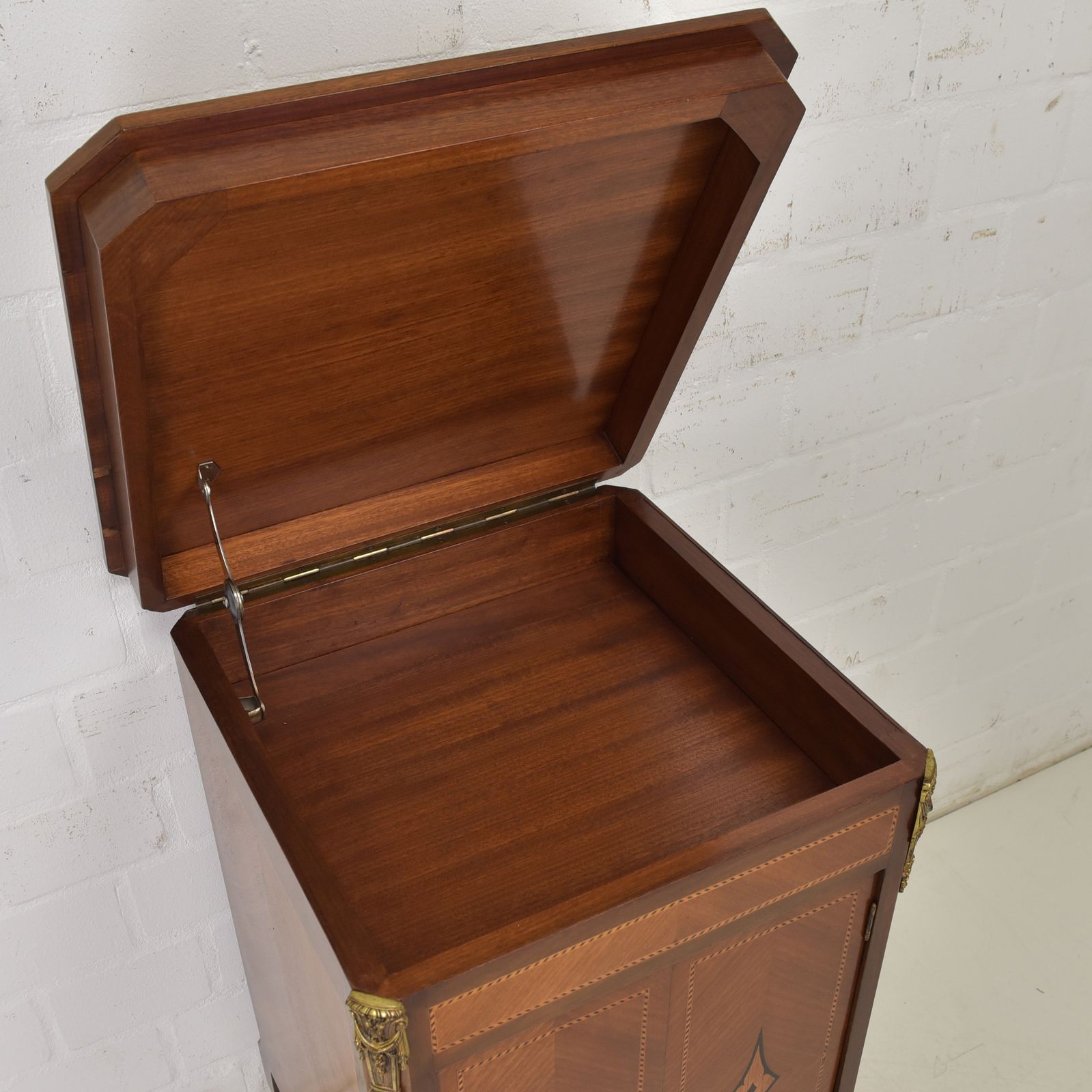 Phono Cabinet Restored Art Deco Circa 1935 Mahogany Chest Of Drawers Small photo buy