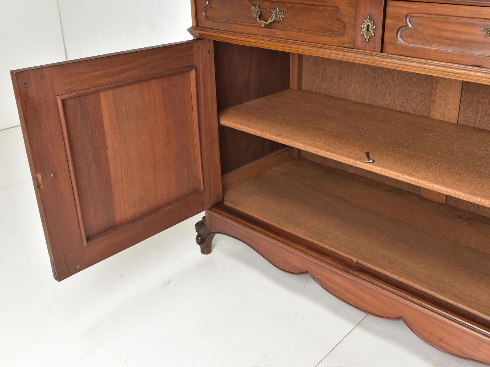 Mirrored Chest Of Drawers Restored Mahogany Circa 1900. Vanity Unit Bedroom. photo Furniture