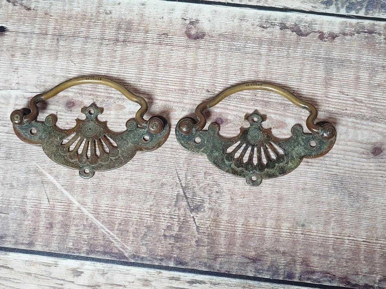 1 Pair Antique Brass Cabinet Handles, Brass Dresser Handles, Vintage Brass Cabinet Pulls, photo vinterior