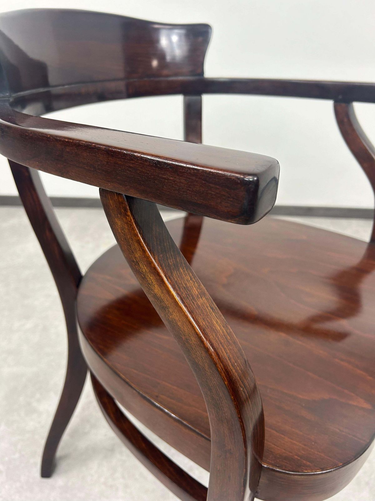 Office Chairs No.6048 And No.6148 By Otto Wagner For Thonet photo vinterior