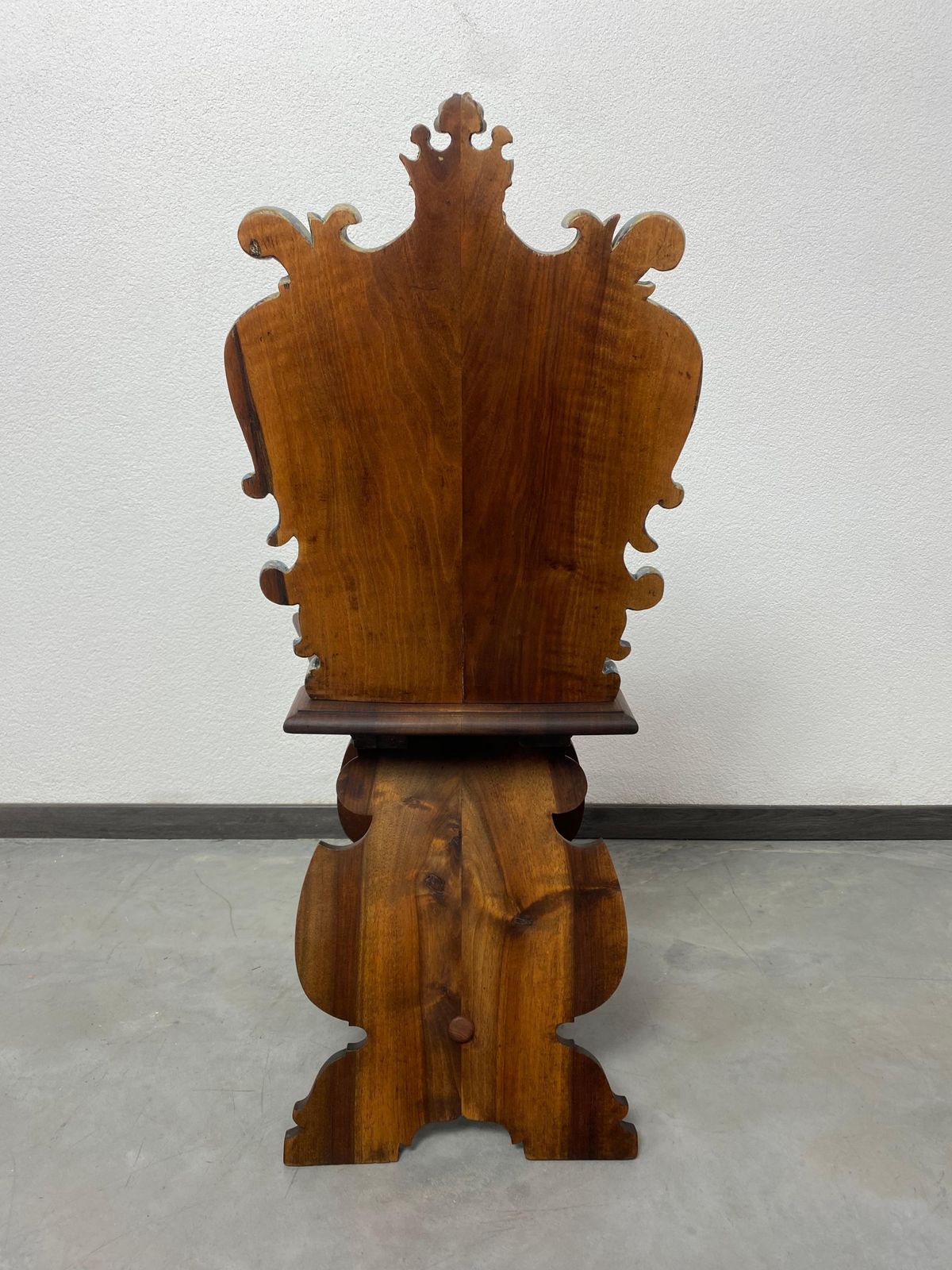Furniture Renaissance Chair With Heraldic Emblems Of The Szontágh De Igló Et Zabar Family photo