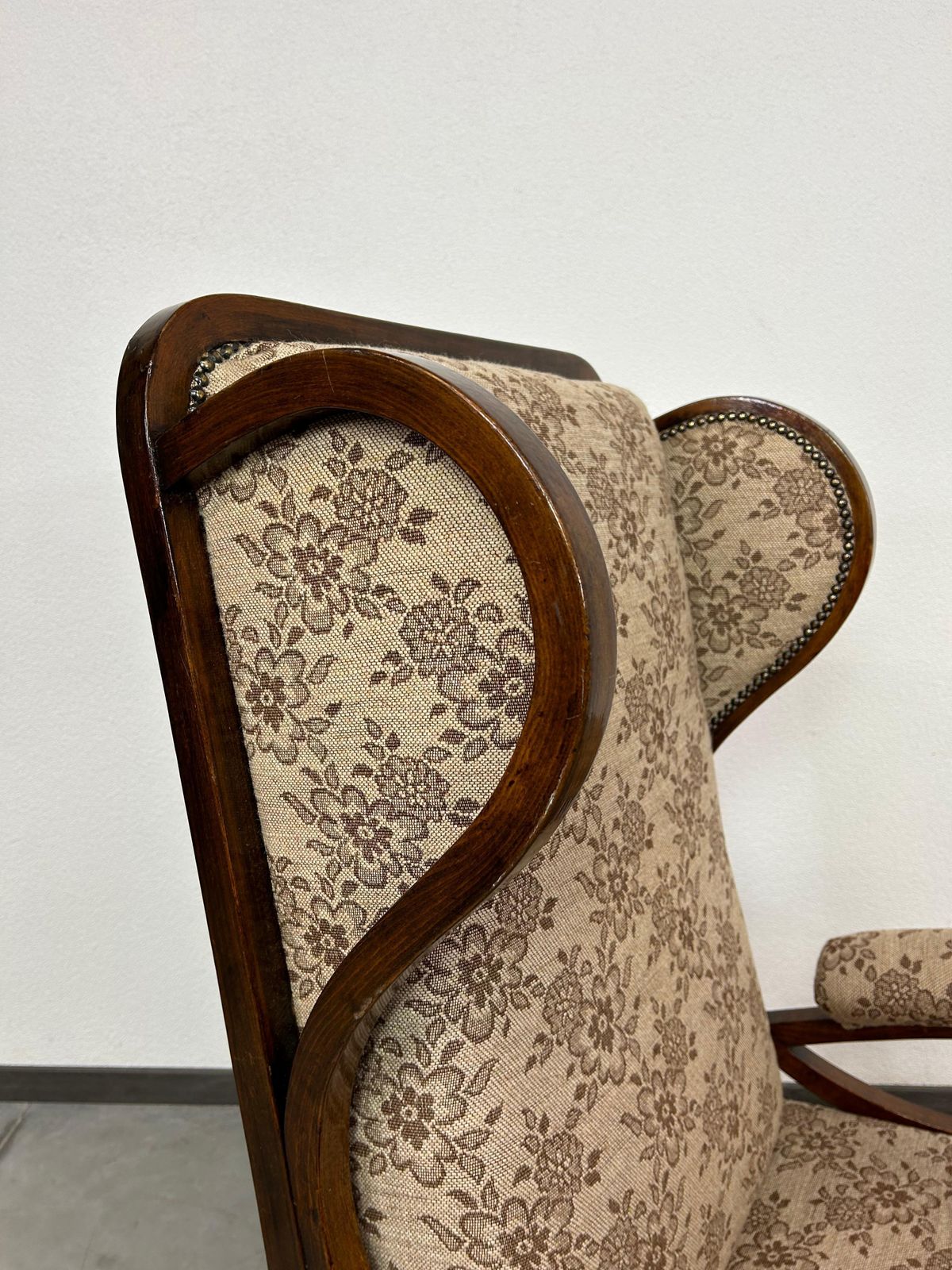Art Nouveau Wingchair No.6542 By Thonet photo Furniture