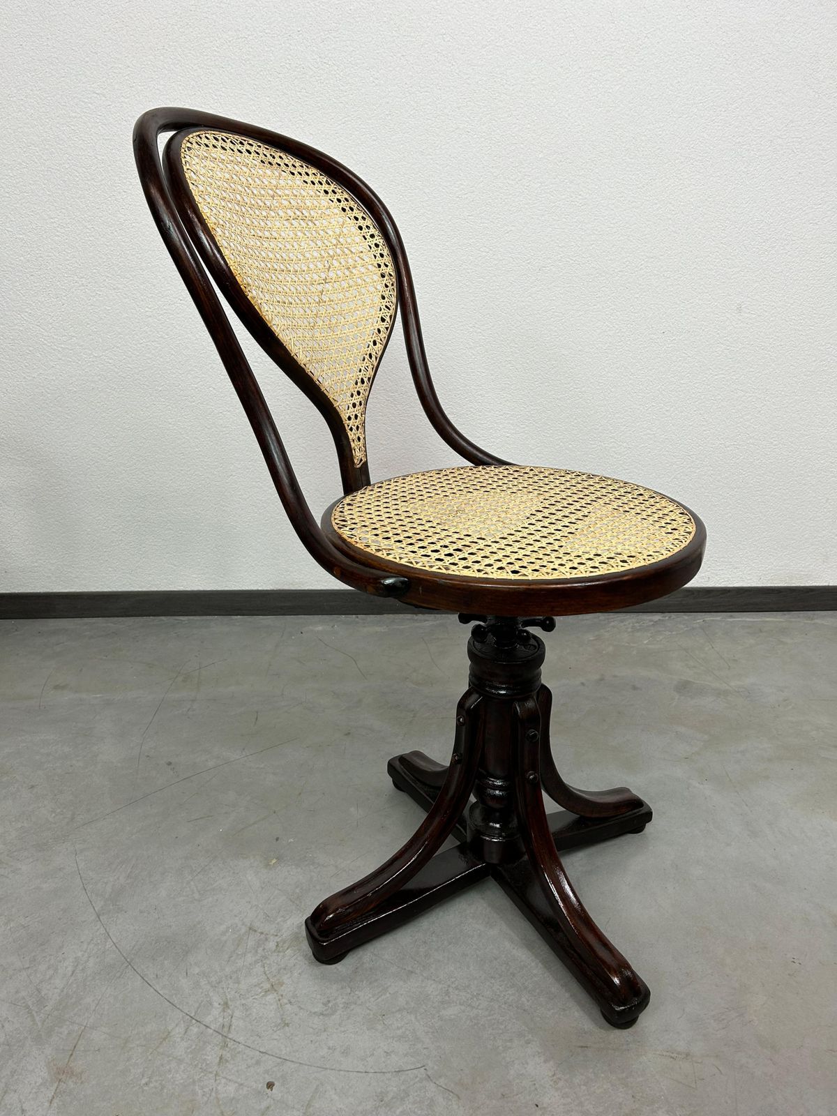 Bentwood Swivel Chair No.9 By J.J.Kohn photo furniture