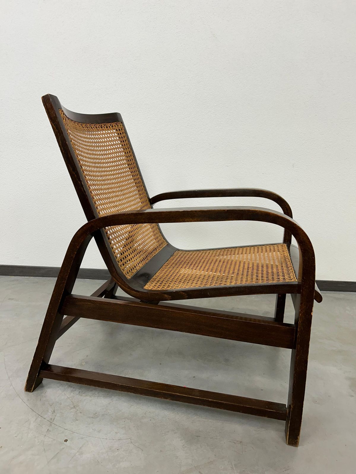 Functionalist Bentwood Lounge Chair No.668 Thonet Debrecen photo 2138.0