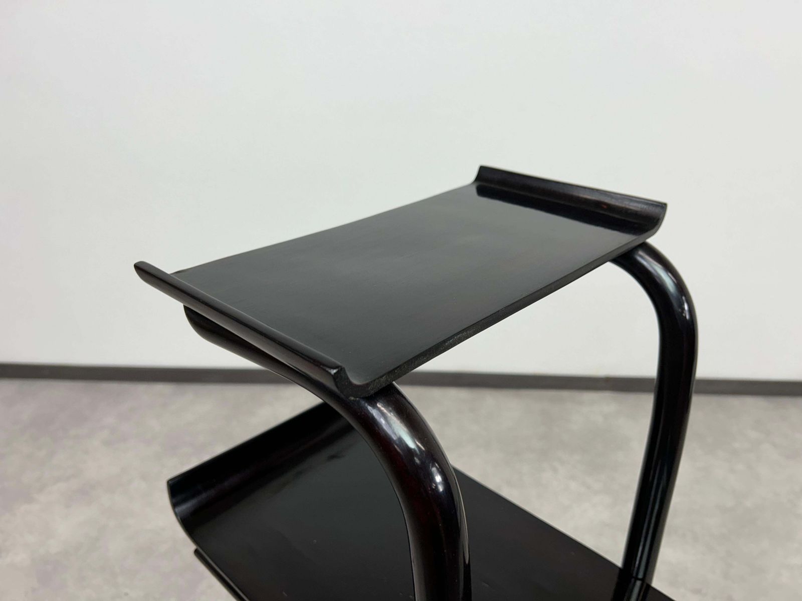 Very Rare Pagoda Plant Stand D68 By Thonet Mundus photo vinterior