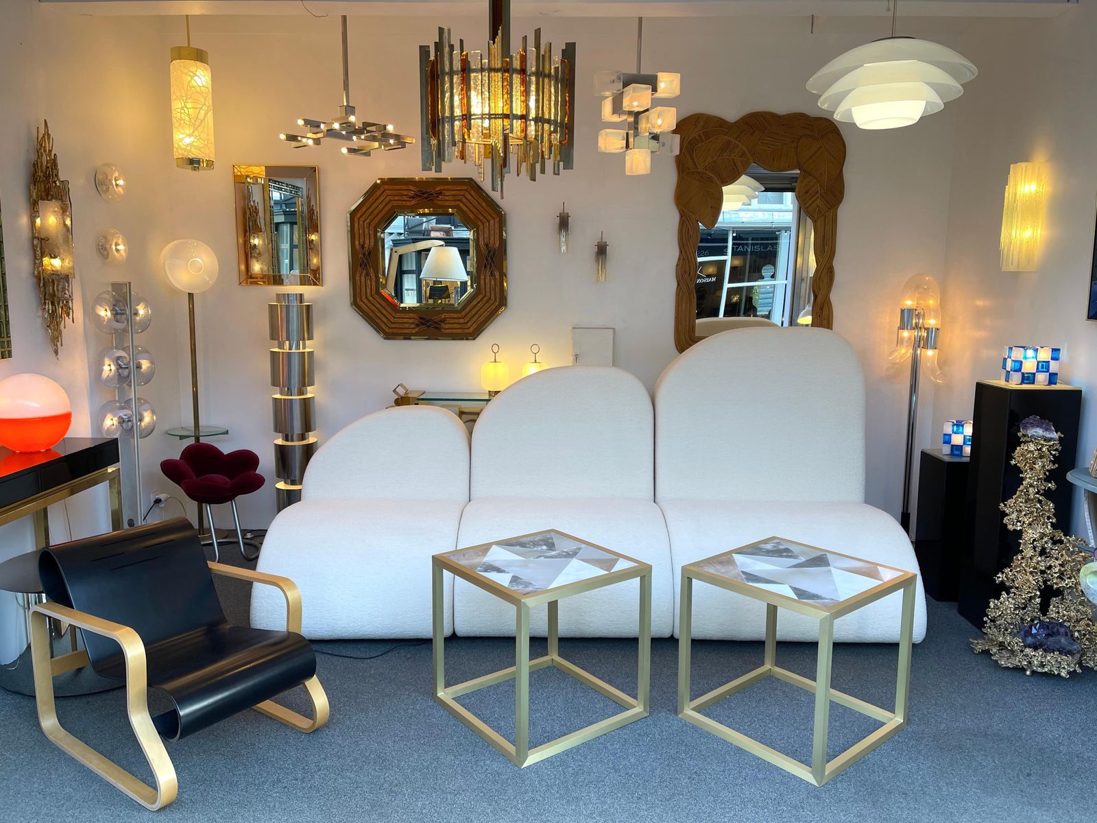 photo buy Contemporary Pair Of Brass Cube Tables Alabaster By Antonio Cagianelli, Italy