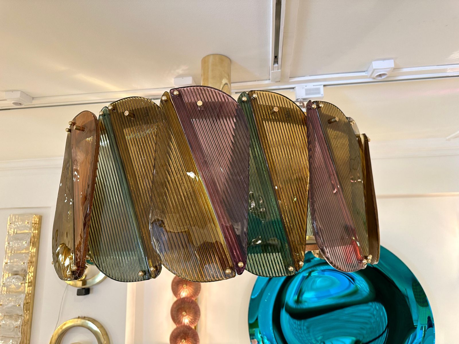 photo vinterior Contemporary Harlequin Chandelier Brass And Murano Glass , Italy
