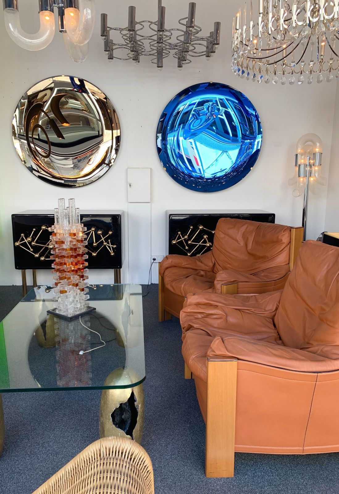 photo furniture Contemporary Concave Curve Gold Bronze Mirror, Italy