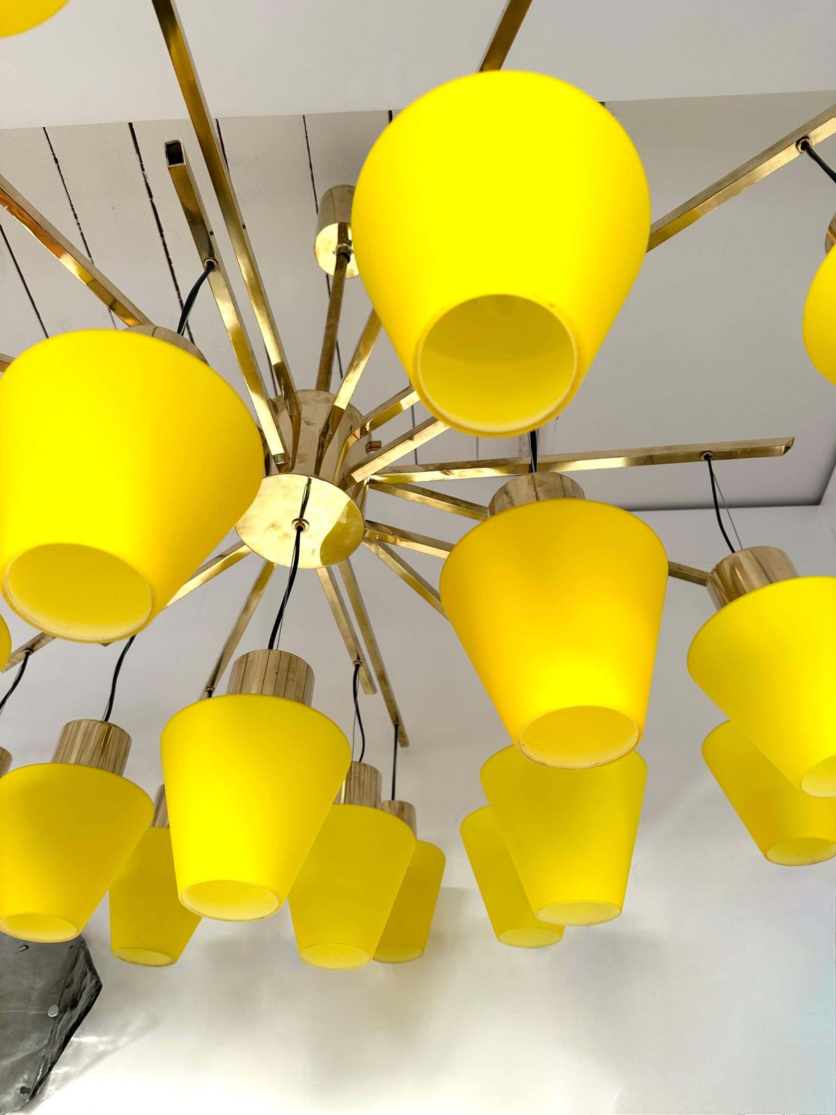 photo vinterior Large Contemporary Brass Chandelier Yellow Murano Glass Cup, Italy