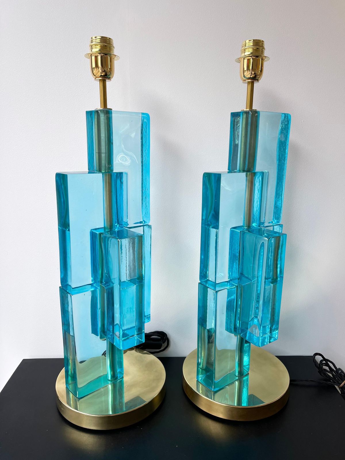 photo vintage Contemporary Pair Of Lamps Blue Lagoon Cubic Murano Glass And Brass, Italy