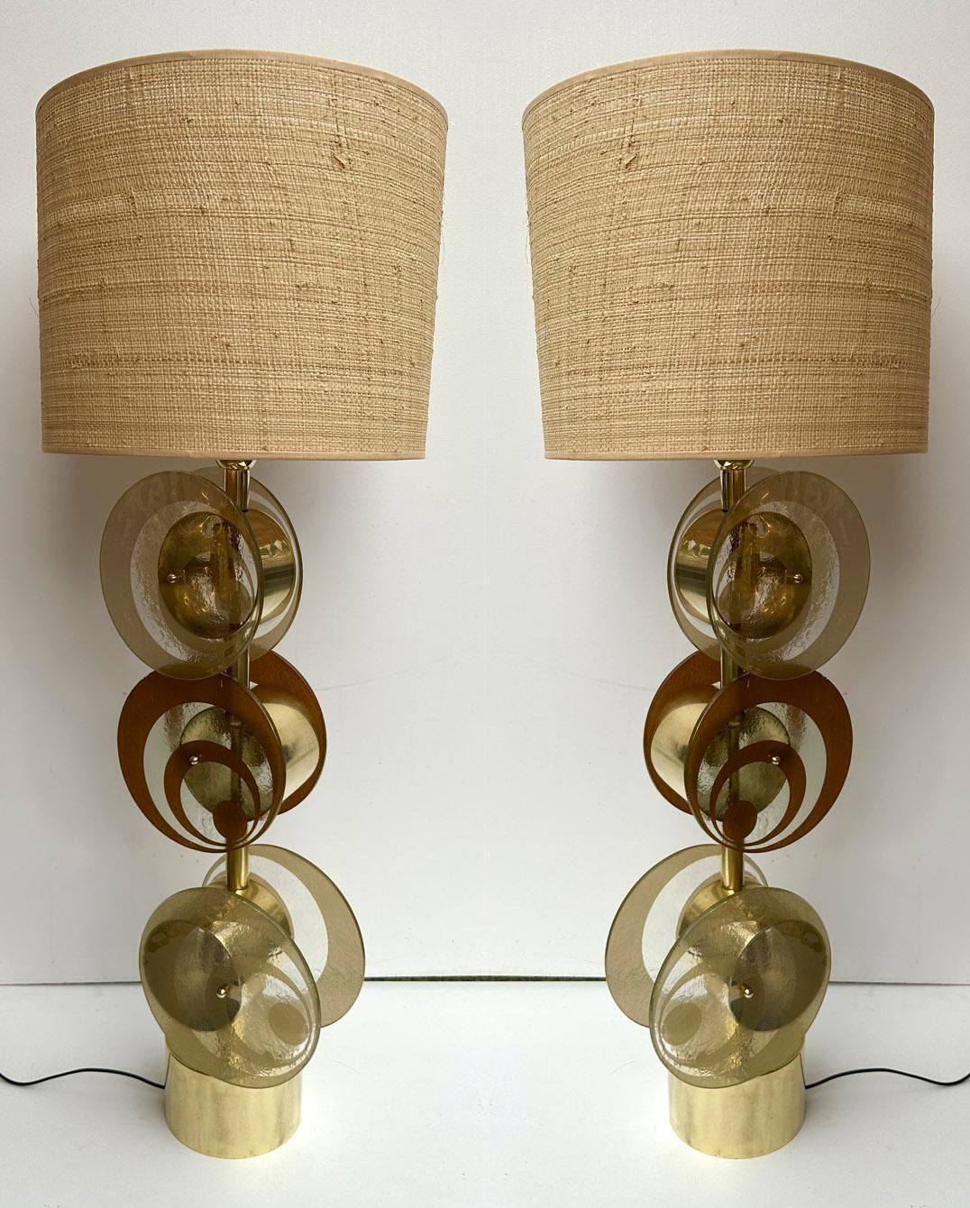 Contemporary Pair Of Brass And Murano Glass Spiral Disc Lamps, Italy photo vinterior