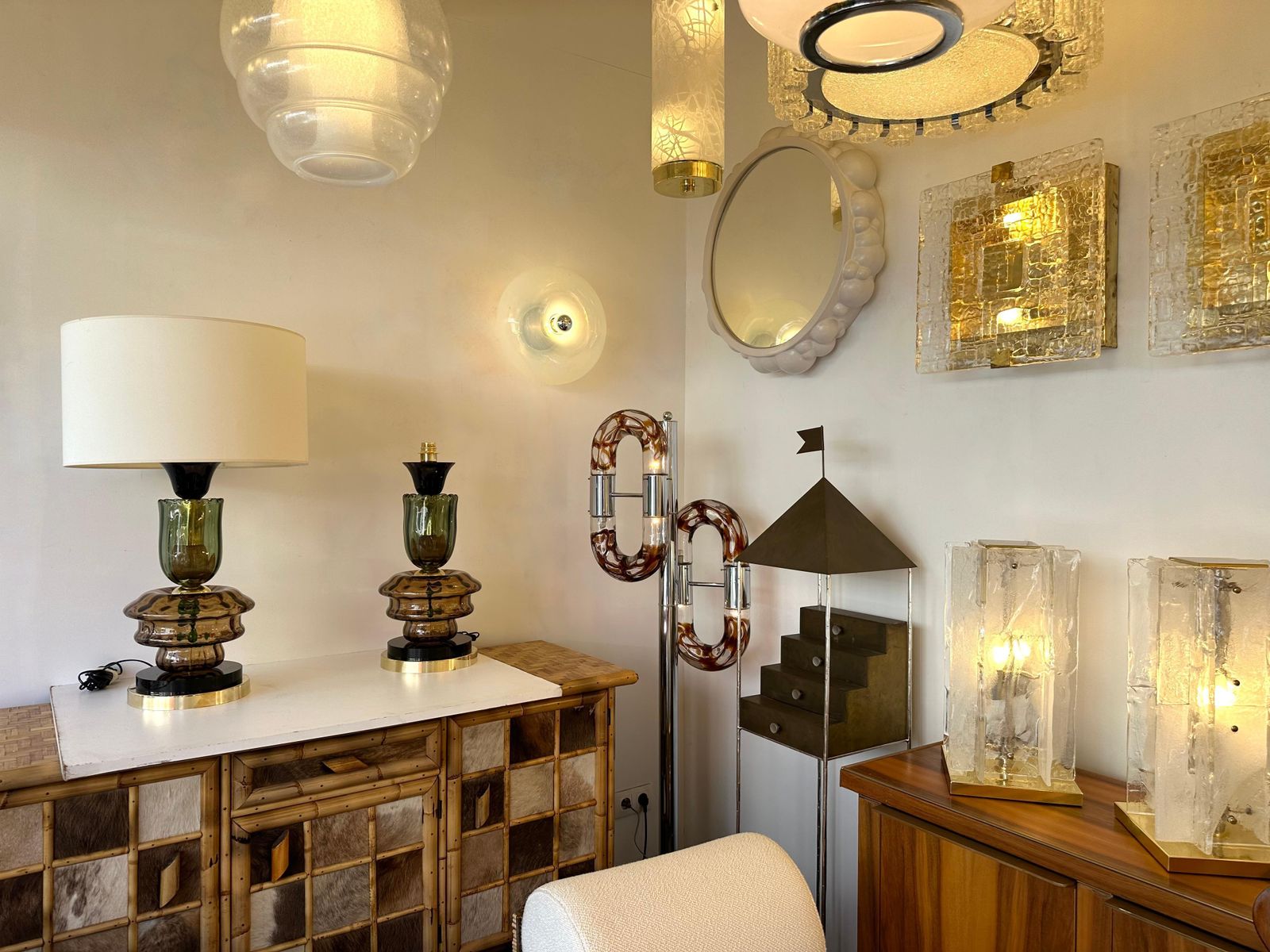 4362.0 Contemporary Pair Of Brass And Murano Glass Flower Lamps, Italy photo