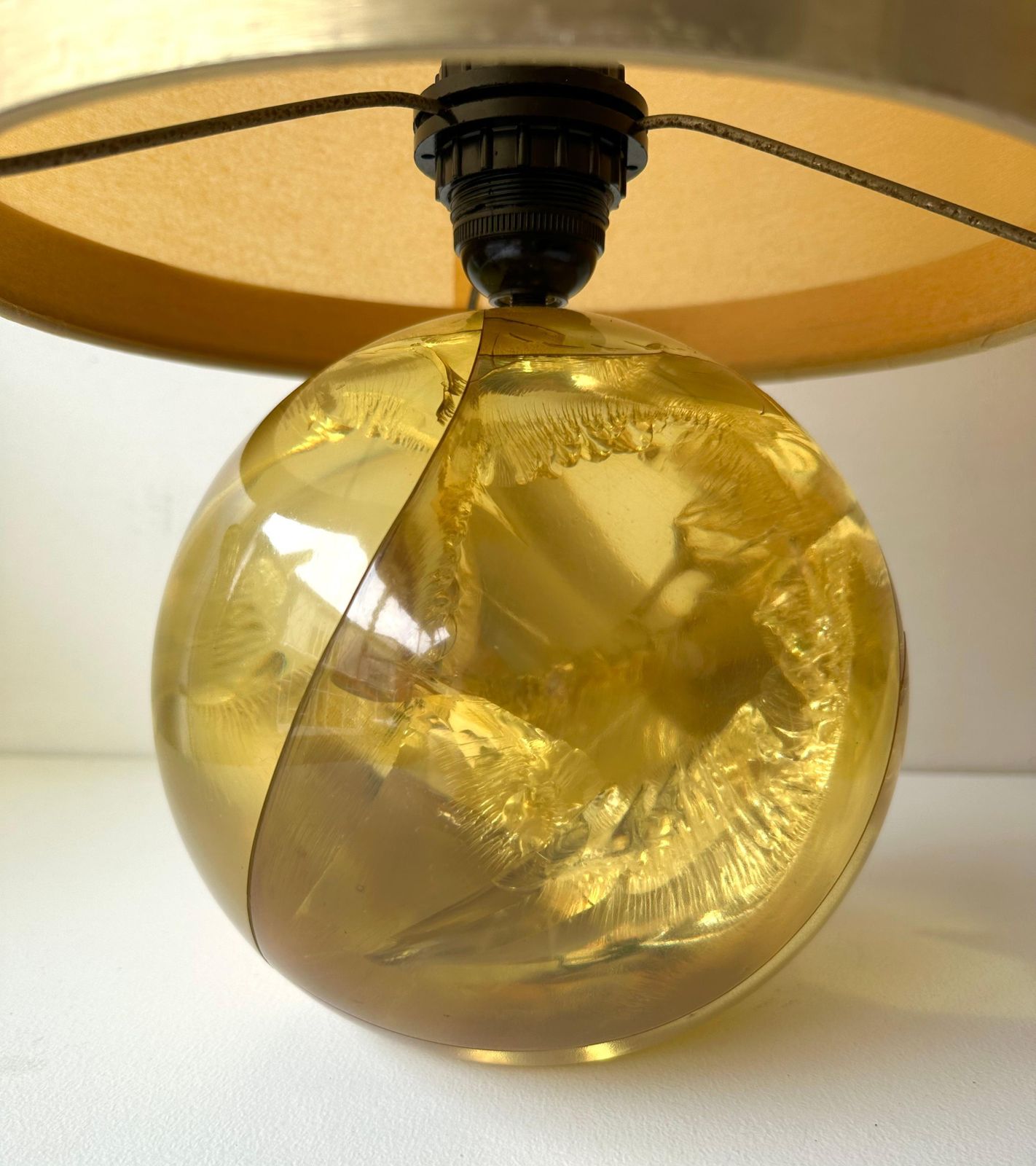 photo vinterior Pair Of Lamps Yellow Fractal Resin By François Godebski , France, 1970s