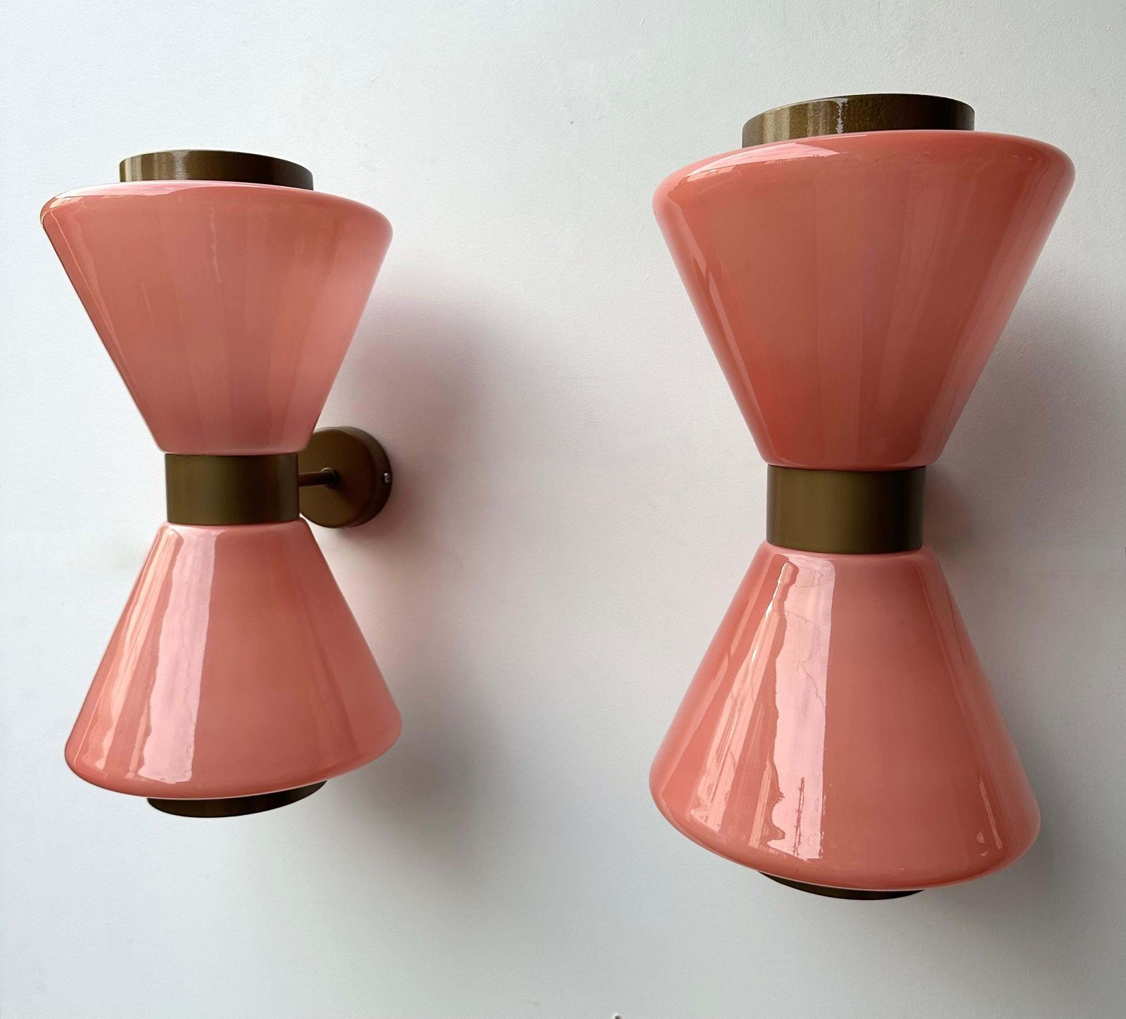 2993.0 Pair Of Diabolo Sconces Pink Murano Glass. Italy photo