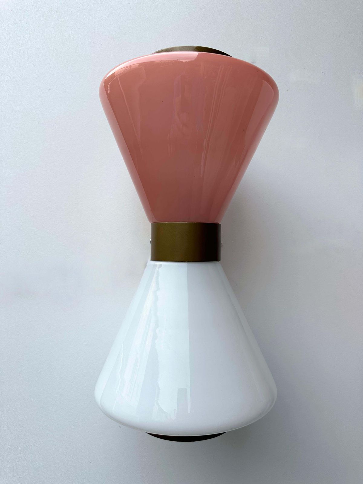 photo vinterior Pair Of Diabolo Sconces Pink And White Murano Glass. Italy