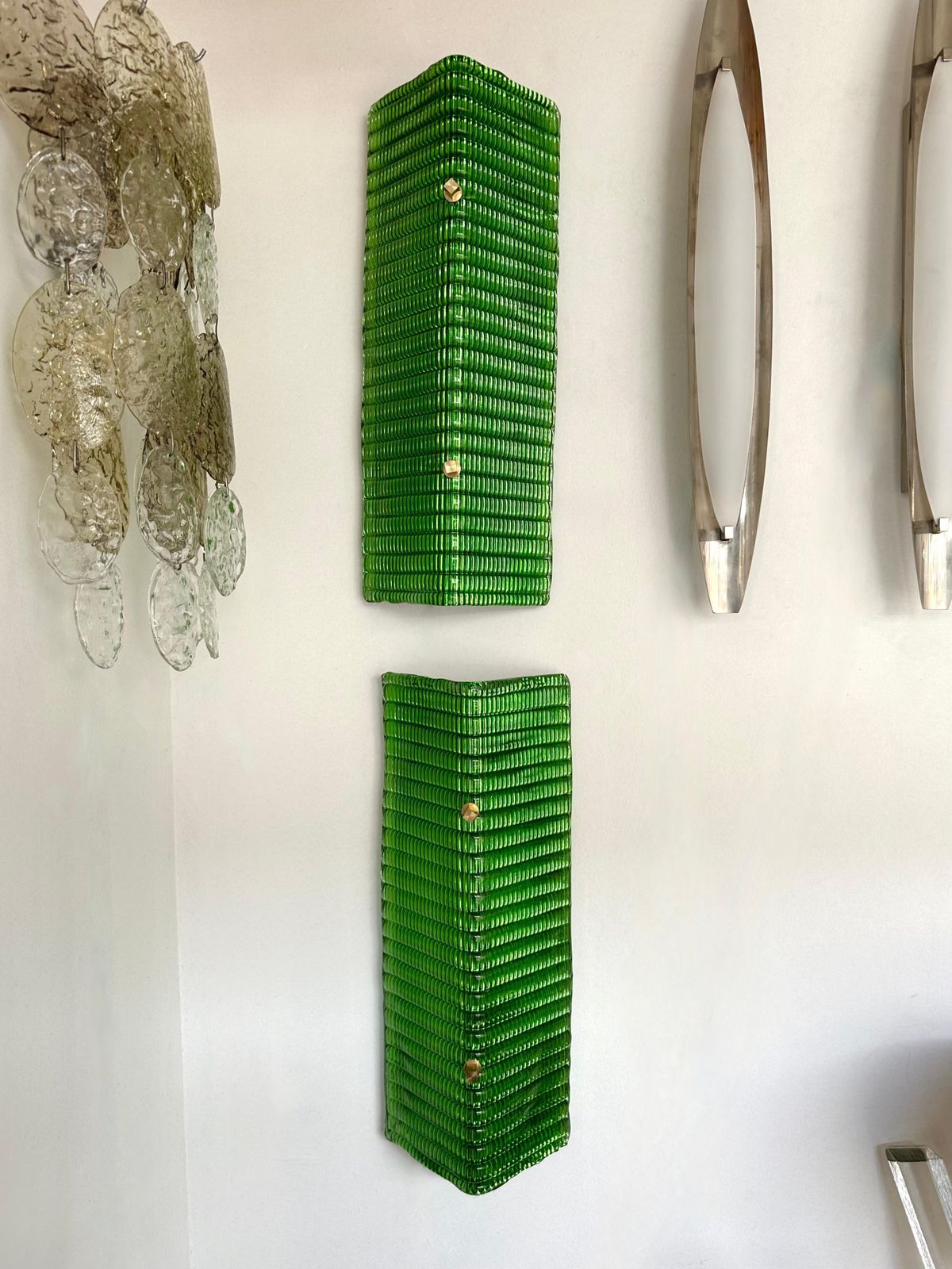 Contemporary Pair Of Brass And Green Folded Leaf Murano Glass Sconces, Italy photo vinterior