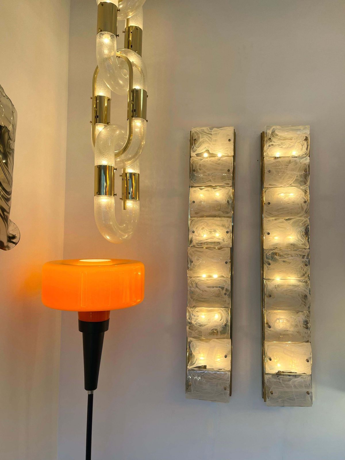 6585.0 Large Contemporary Pair Of Brass And White Penerello Murano Glass Sconces, Italy photo
