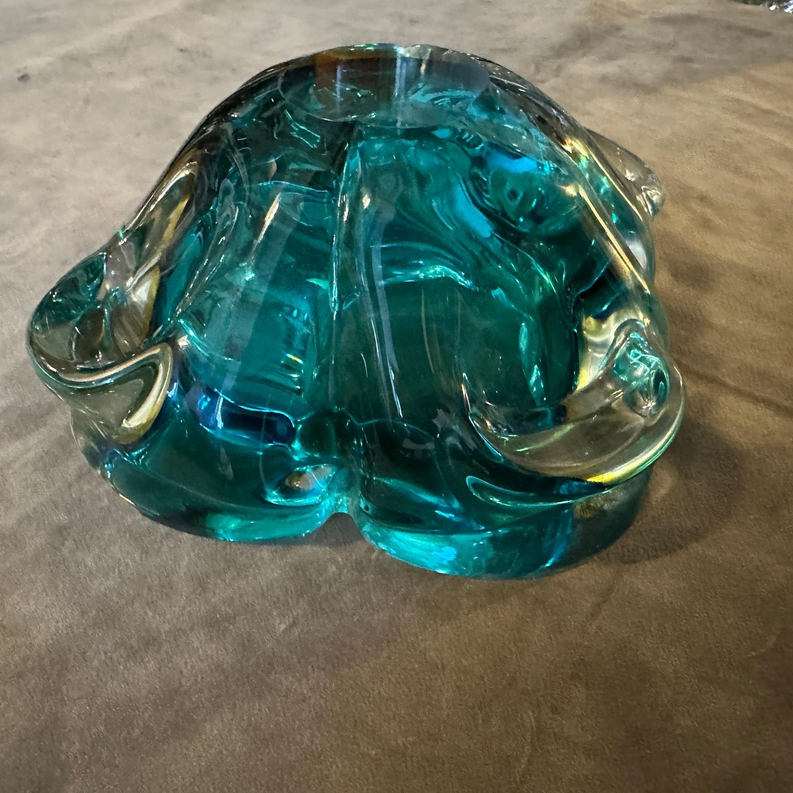 photo vinterior 1960s Seguso Style Modern Heavy Green And Yellow Murano Glass Big Ashtray
