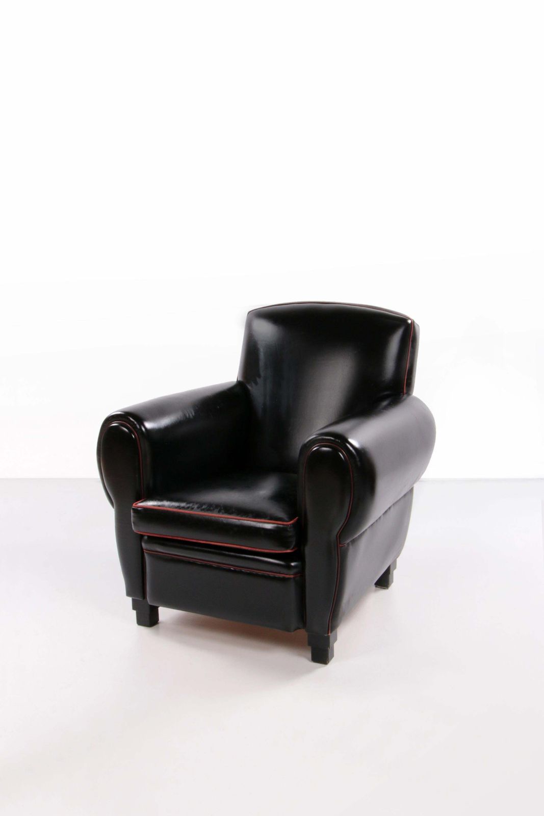 Very Comfortable And Beautiful Leather Armchair From La Lounge Atelier photo for sale