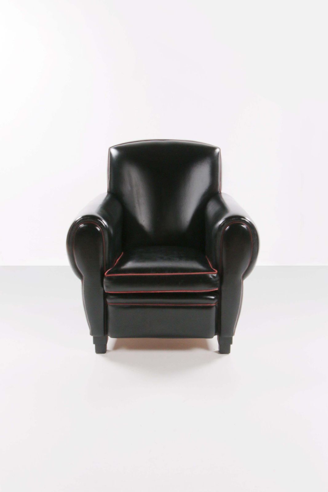 Very Comfortable And Beautiful Leather Armchair From La Lounge Atelier photo Furniture