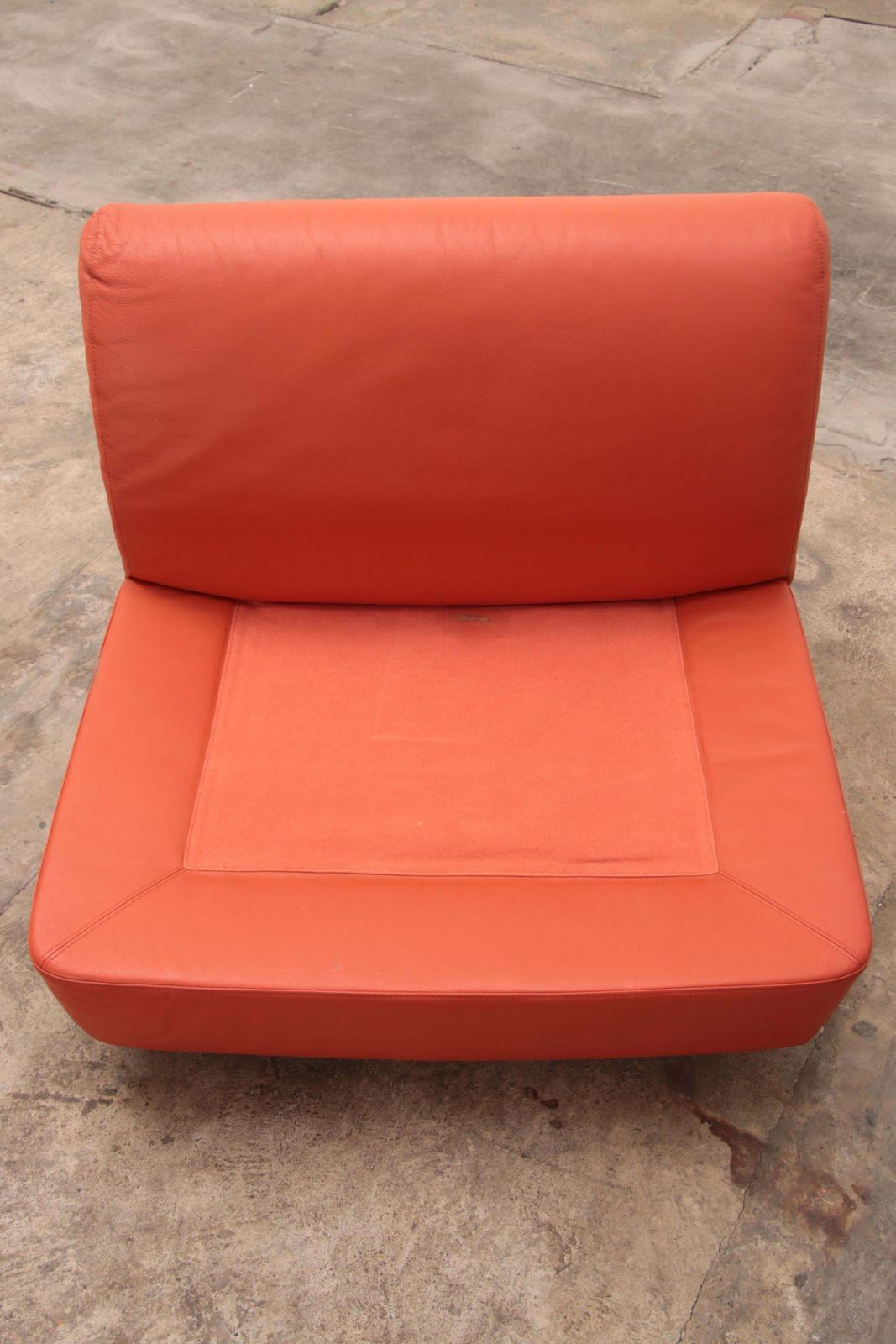photo vinterior Amanta Modular Sofa In Orange Leather For C&B Italy, From Mario Bellini 1960s