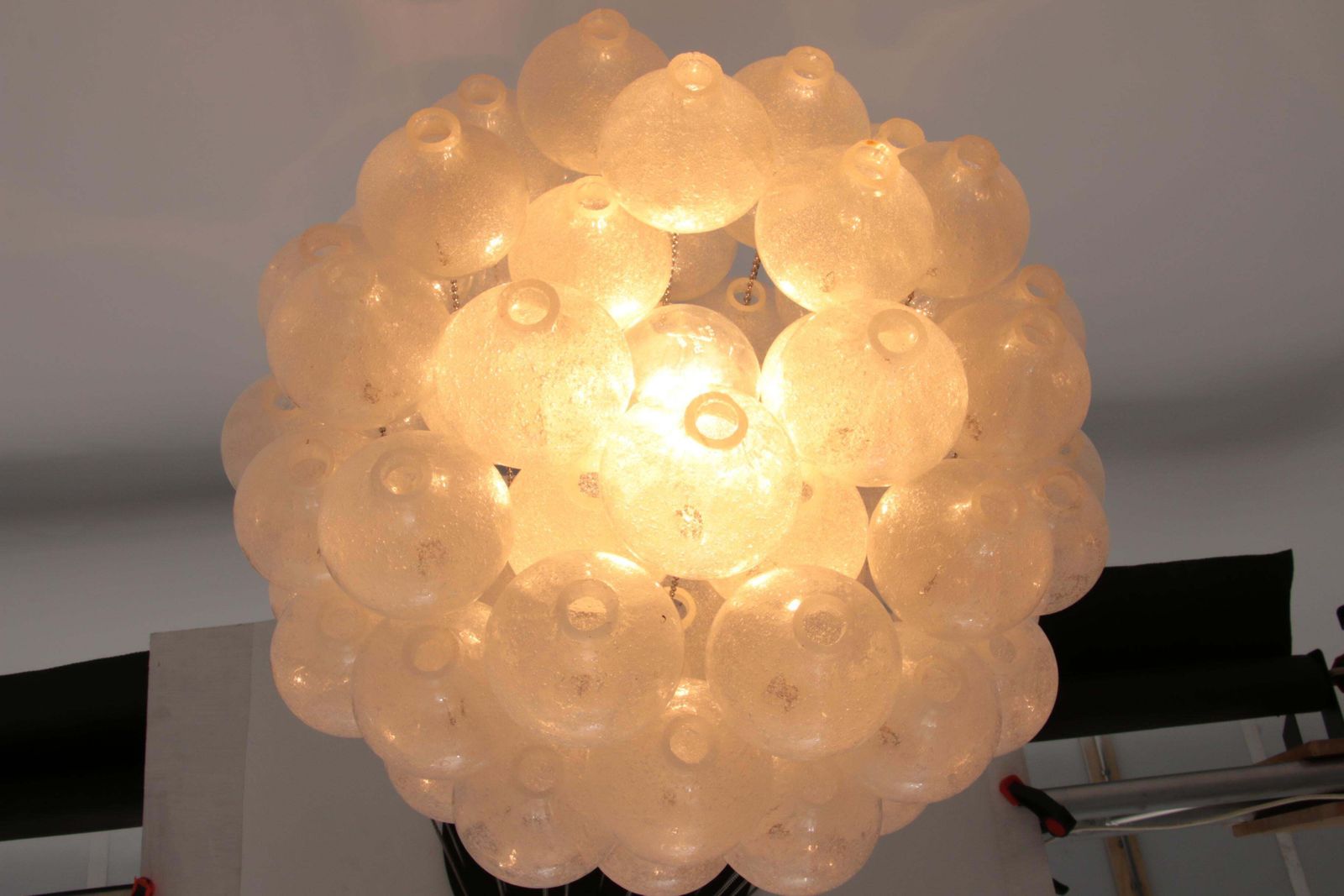 4704.0 Kalmar 'Tulipan' Chandelier Pendant Light, Blown Glass 1970 photo