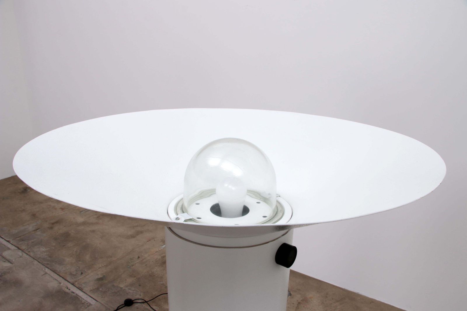 photo for sale Large And Very Rare Big White Floor Lamps By Elio Martinelli, 1960 Italy