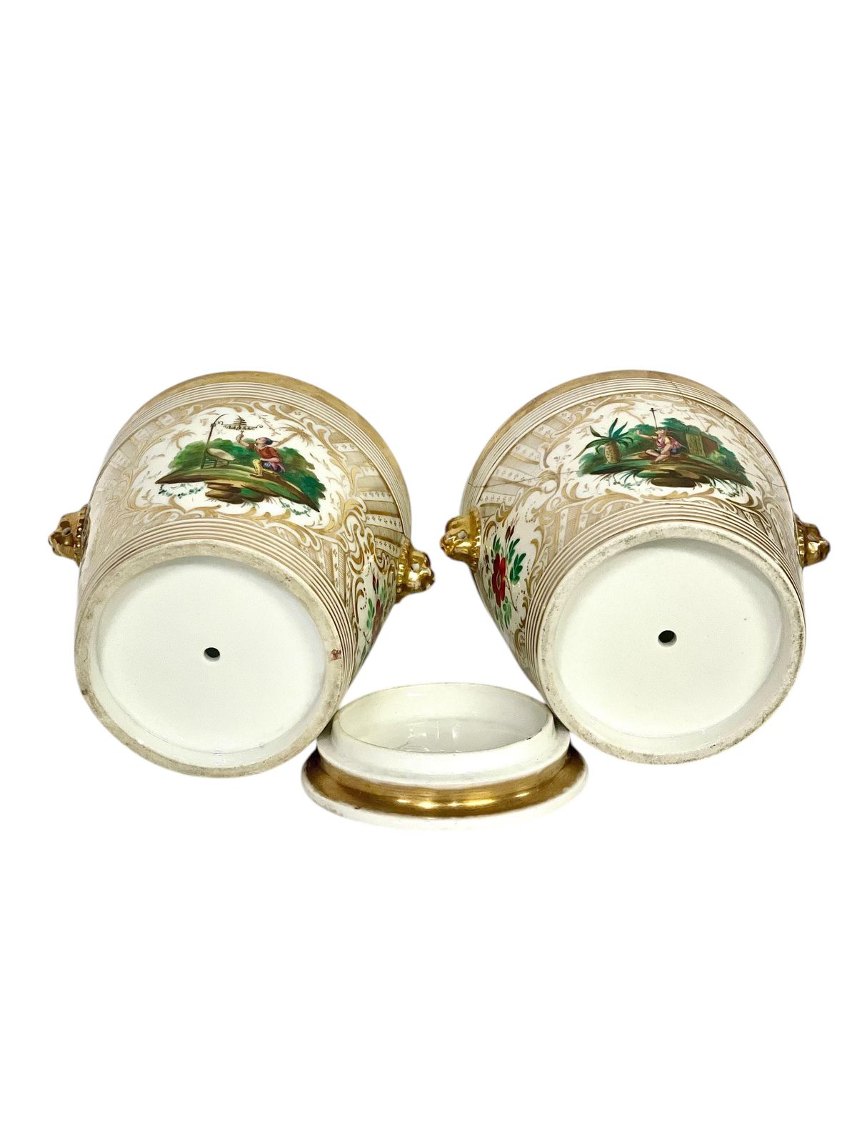 photo vinterior Pair Of 19th Century Paris Porcelain Cachepots