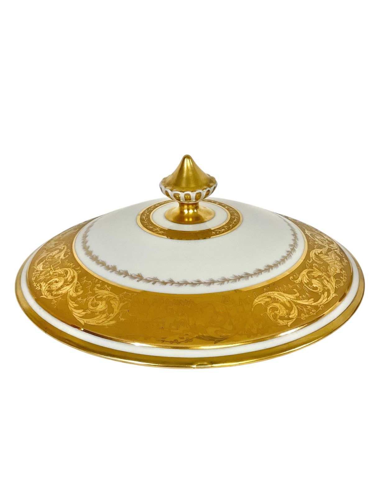photo vinterior Large Gold Porcelain Tureen And Gold Platter By Camille Le Tallec