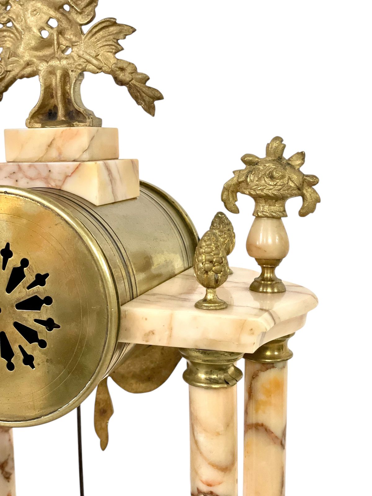 photo vinterior 19th Century Large Marble And Ormolu Clock Garniture