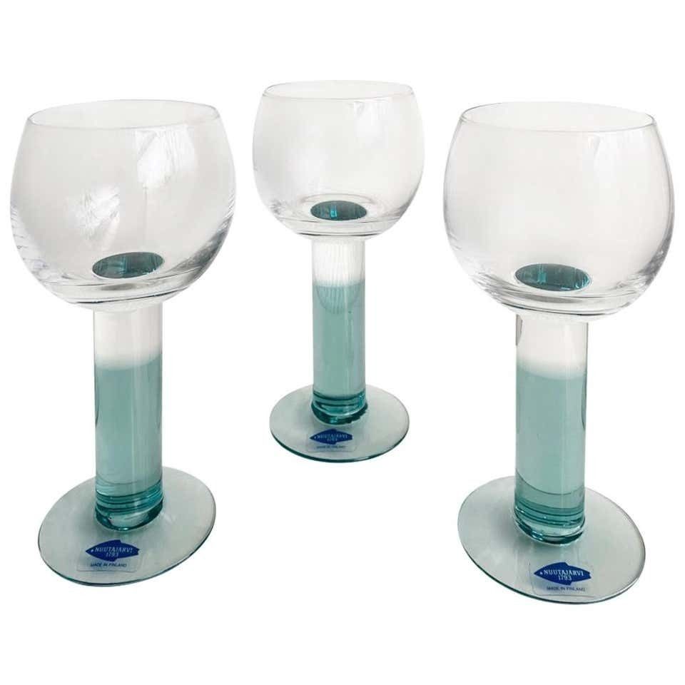 Mondo Green Hand Blown Wine Glass, By Kerttu Nurminen, Ca. 1980s 1990s.
