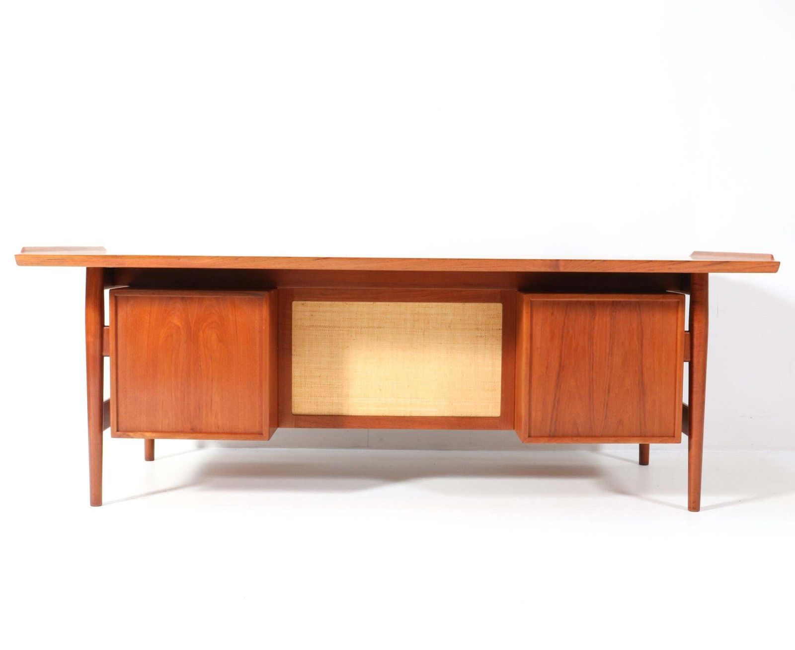 Furniture Mid Century Modern Executive Desk 207 By Arne Vodder For Sibast, 1960s photo