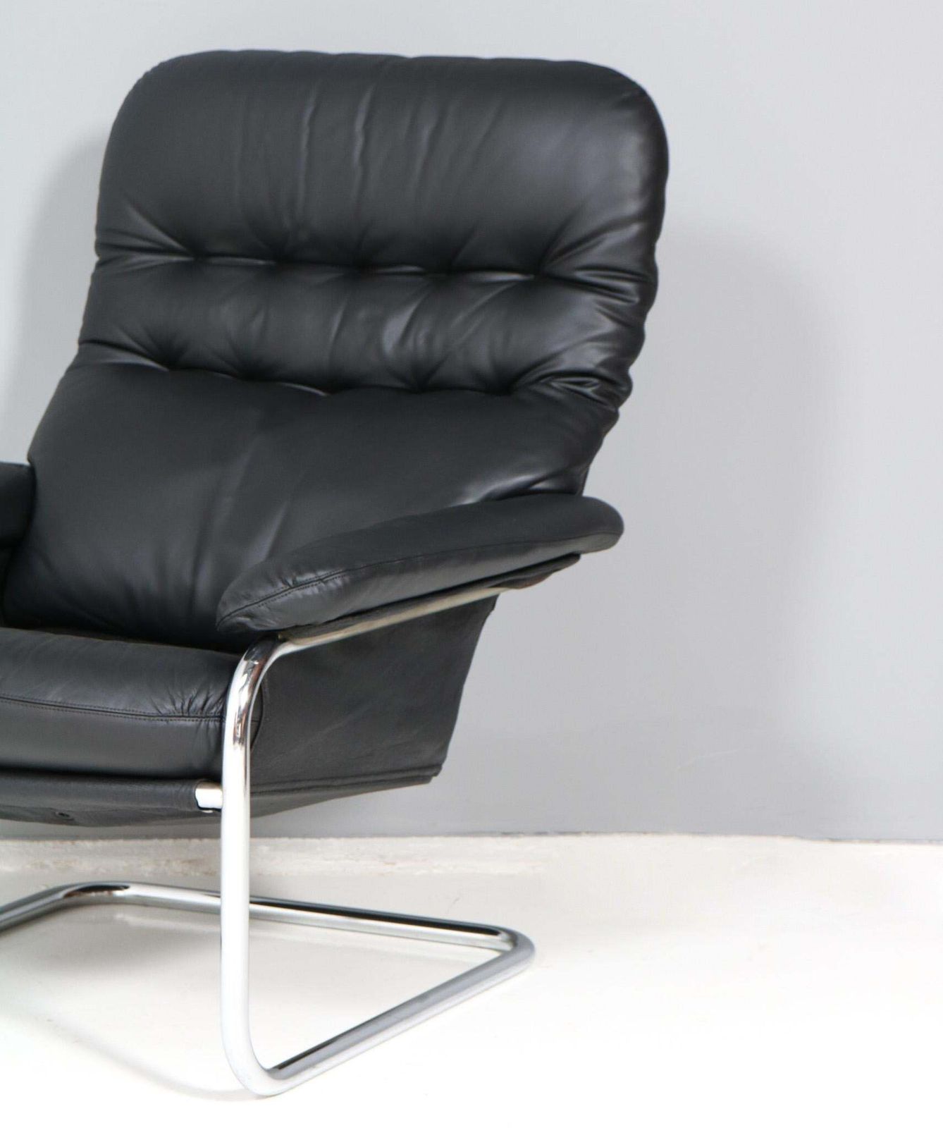 photo furniture Mid Century Modern Cantilever Lounge Chair By Sam Larsson For Dux, 1972