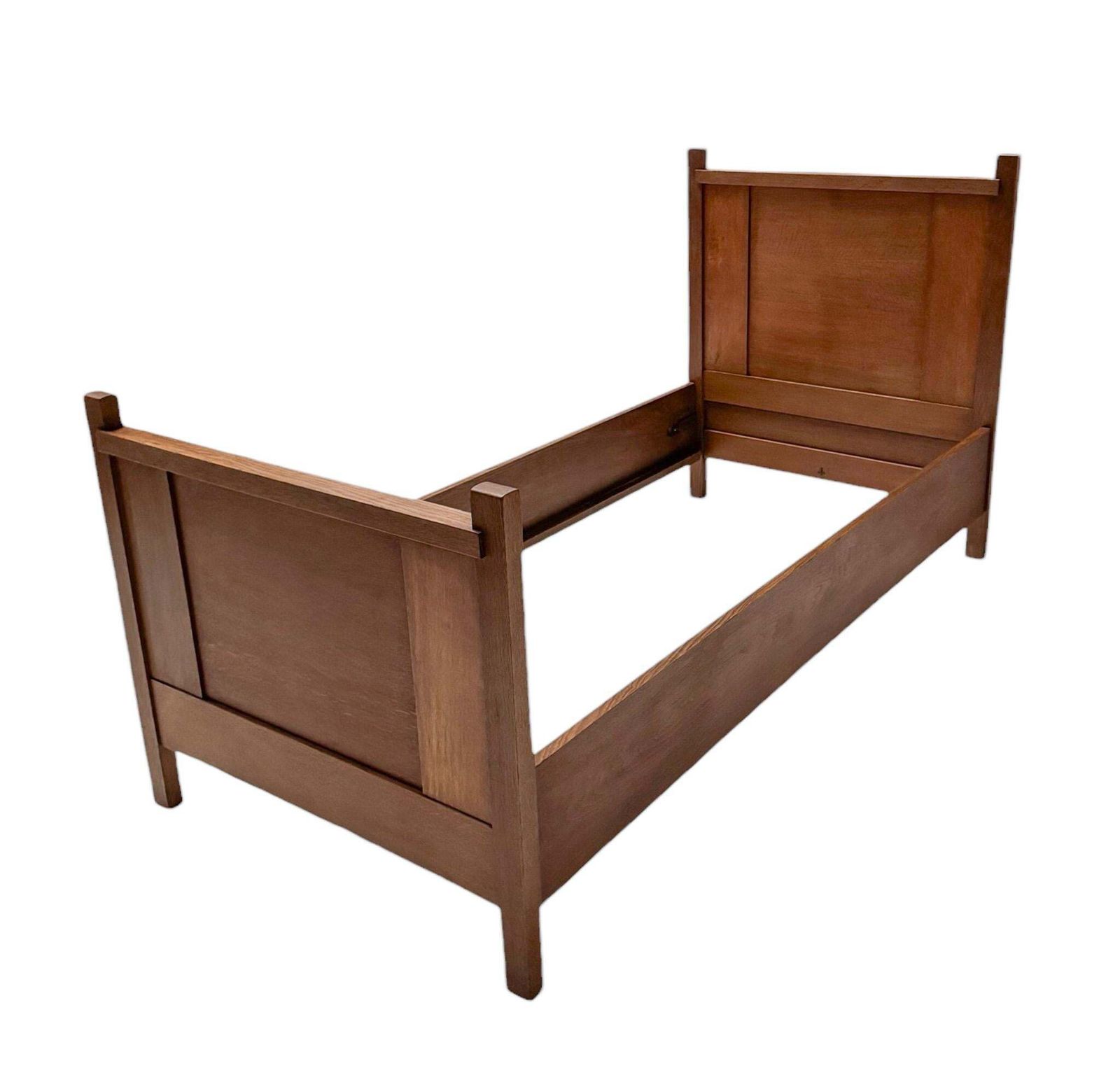 Hendrik Wouda Art Deco Modernist Single Bed For Pander, 1924 photo Furniture