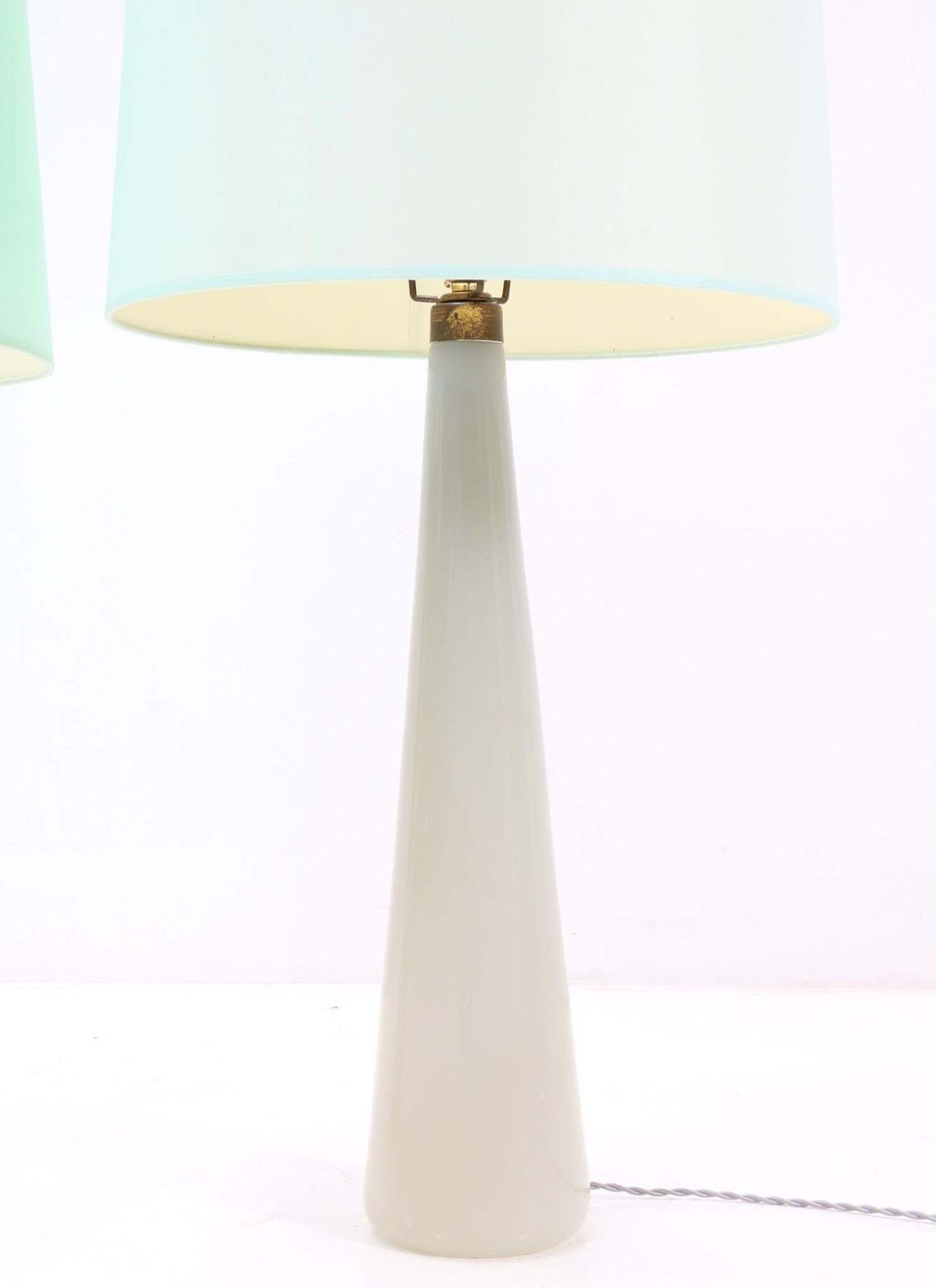 photo vinterior Two Mid Century Modern Opaline Table Lamps By Archimede Seguso Murano, 1970s