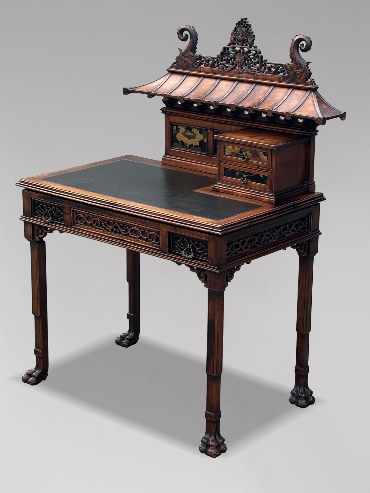 photo vinterior 19th Century Chinese Chippendale Carved Pagoda Top Writing Table
