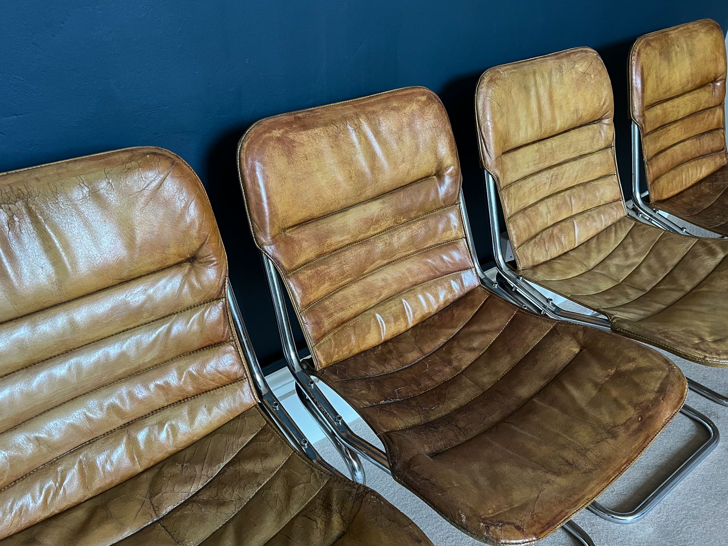 photo furniture Set Of Four Italian Tan Leather And Chrome Chairs