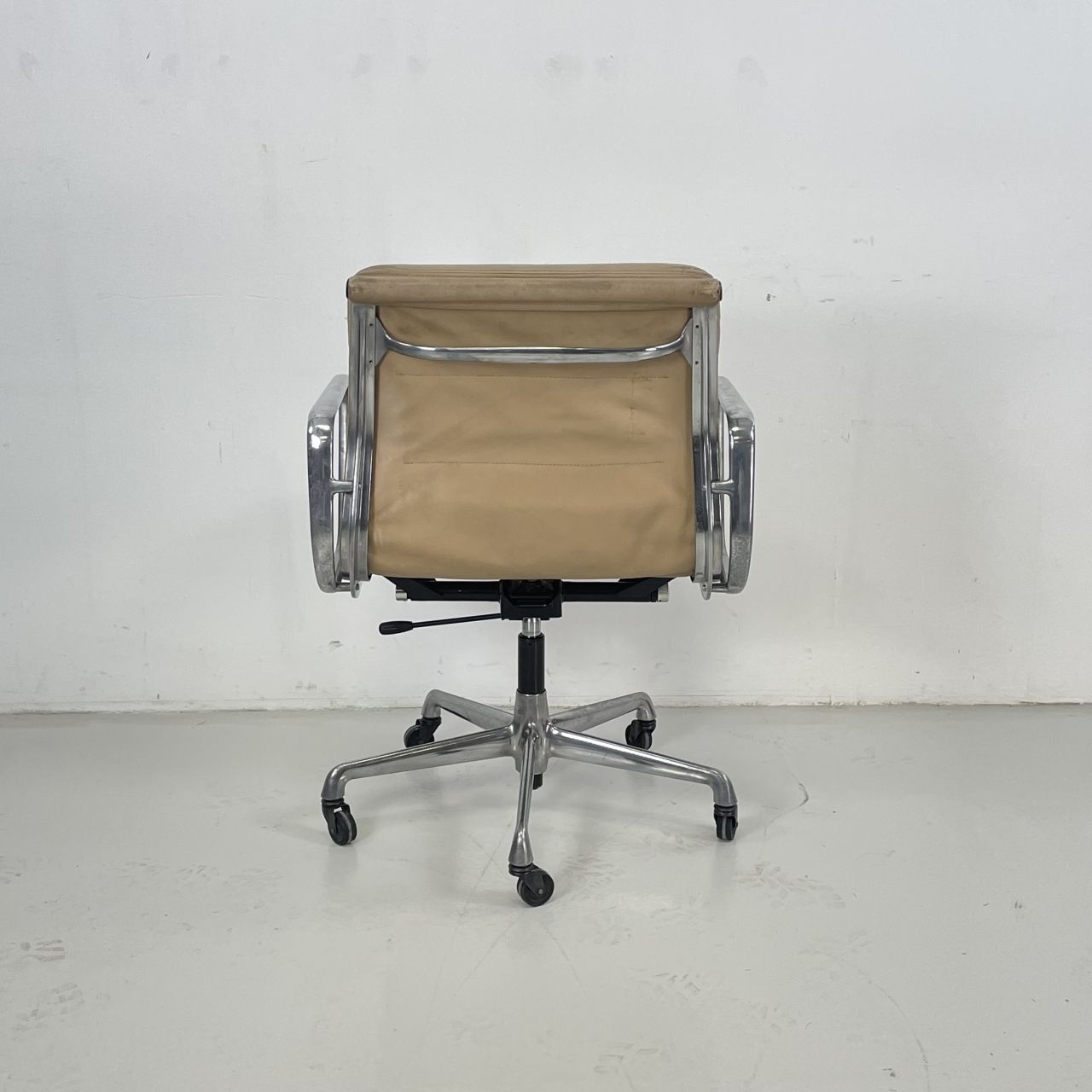 Eames Herman Miller Light Brown Camel Leather Soft Pad Group photo buy