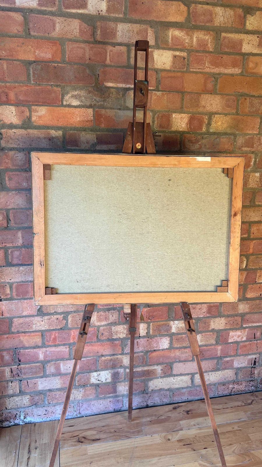 photo furniture Signed Mid Century Oil Painting – Idyllic Mountain & Lakeside Scene